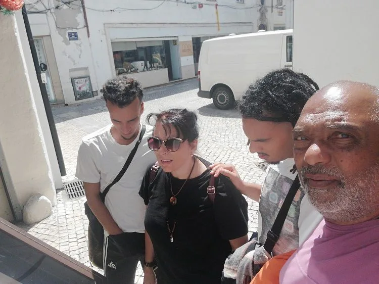 Mas, neste meu caminho, entre pautas e cores…